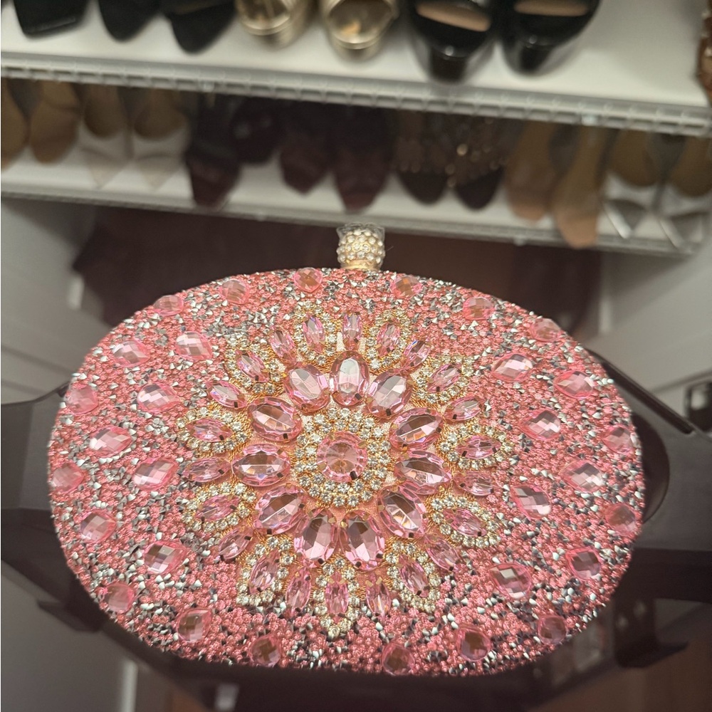 Elegant Pink Crystal Ramla Cluth